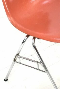 Vintage Chair By Charles & Ray Eames -PAMONO Sales vintage chair by charles ray eames 5