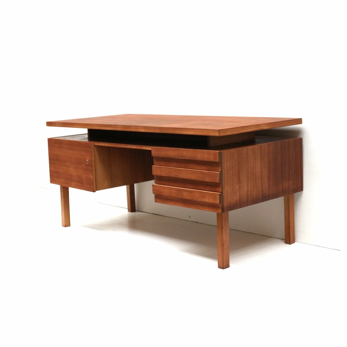 Vintage Desk By Leo Bub For Wertmöbel, 1960s 3 Vintage Desk By Leo Bub For Wertmöbel, 1960s
