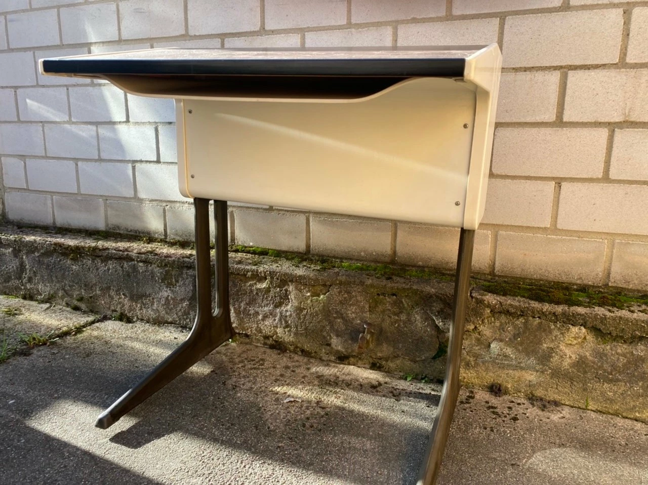 Vintage Desk With Book Tray By Luigi Colani For Flötotto 12 Vintage Desk With Book Tray By Luigi Colani For Flötotto - Image 10