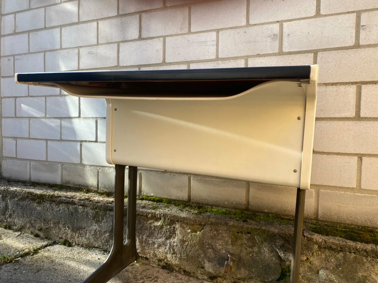 Vintage Desk With Book Tray By Luigi Colani For Flötotto 11 Vintage Desk With Book Tray By Luigi Colani For Flötotto - Image 9