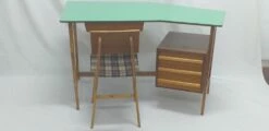 Vintage Green Laminate Desk And Desk Chair, 1950s, Set Of 2 -PAMONO Sales vintage green laminate desk and desk chair 1950s set of 2 3