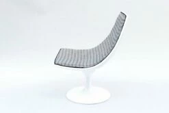 White Lacquered Fiberglass Swivel Chairs, 1970s, Set Of 2 -PAMONO Sales white lacquered fiberglass swivel chairs 1970s set of 2 4