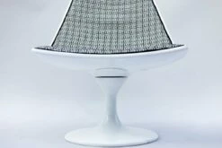 White Lacquered Fiberglass Swivel Chairs, 1970s, Set Of 2 -PAMONO Sales white lacquered fiberglass swivel chairs 1970s set of 2 6