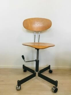 Wooden Office Chair From Kovona, 1970 -PAMONO Sales wooden office chair from kovona 1970 13