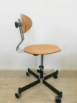 Wooden Office Chair From Kovona, 1970 -PAMONO Sales wooden office chair from kovona 1970 7